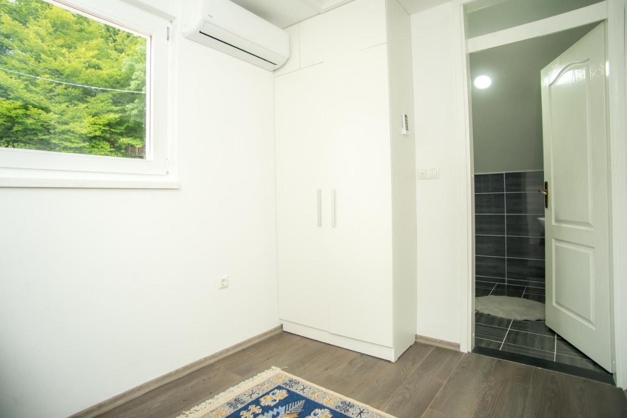 GardenLux Sarajevo Villa Buitenkant foto